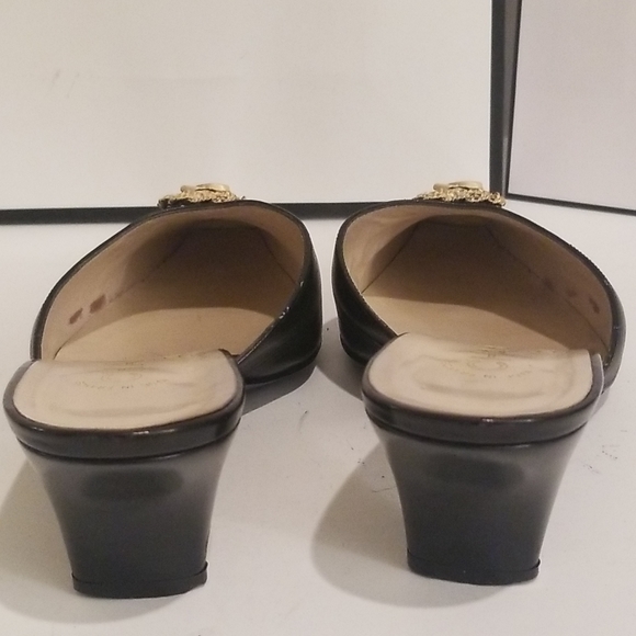 SOLD! Chanel Leather Mules Heels CC Logo 8 7.5 - Picture 11 of 12